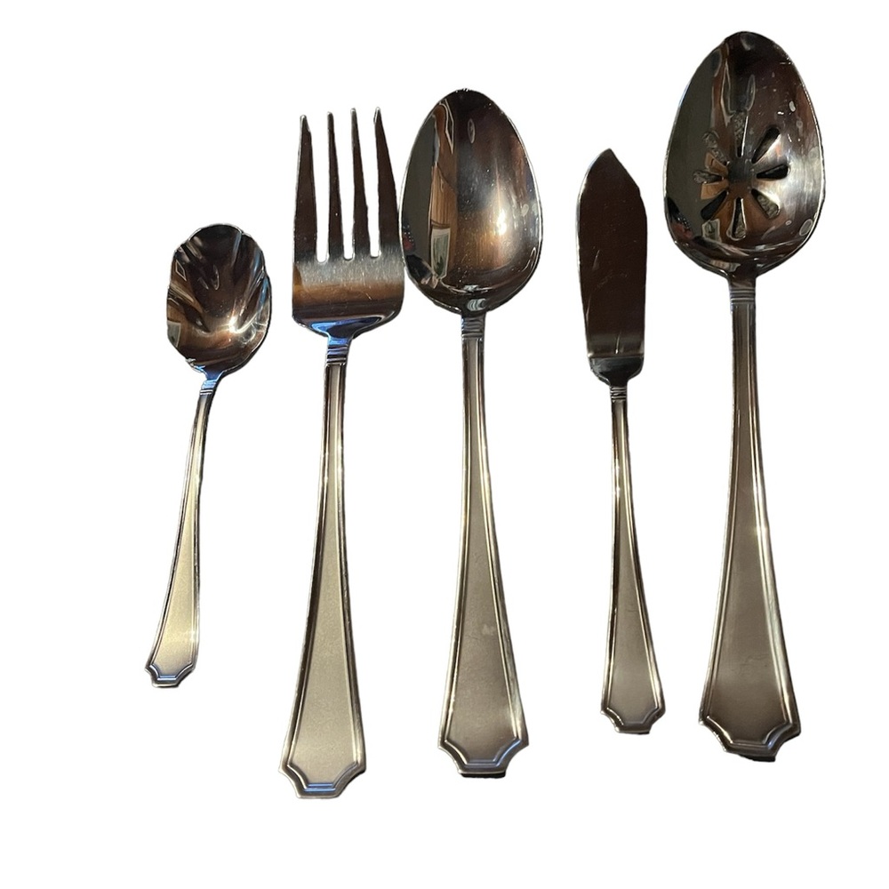 5 Serving Pieces 18/10 Wallace Casino Pattern